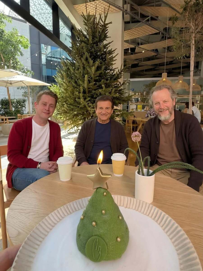 나홀로 집에 피해자, 가해자들 모임.