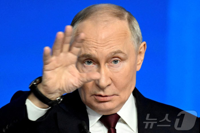 푸틴 &quot;2026년은 군사적 충돌 없이 평화롭게 살기를 간절히 바란다&quot;