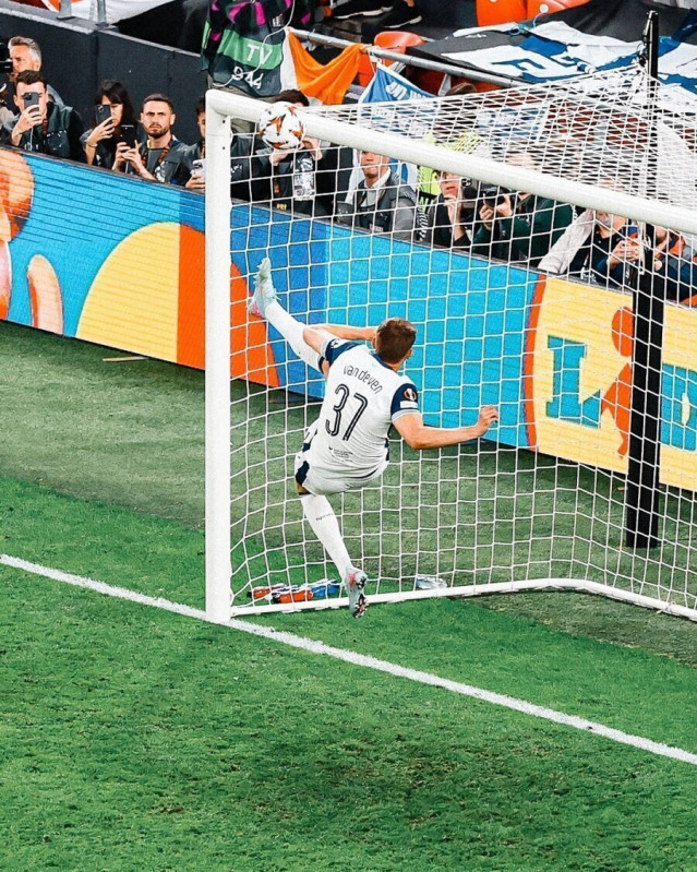 이 선수 월클 맞다 vs 아니다.jpg