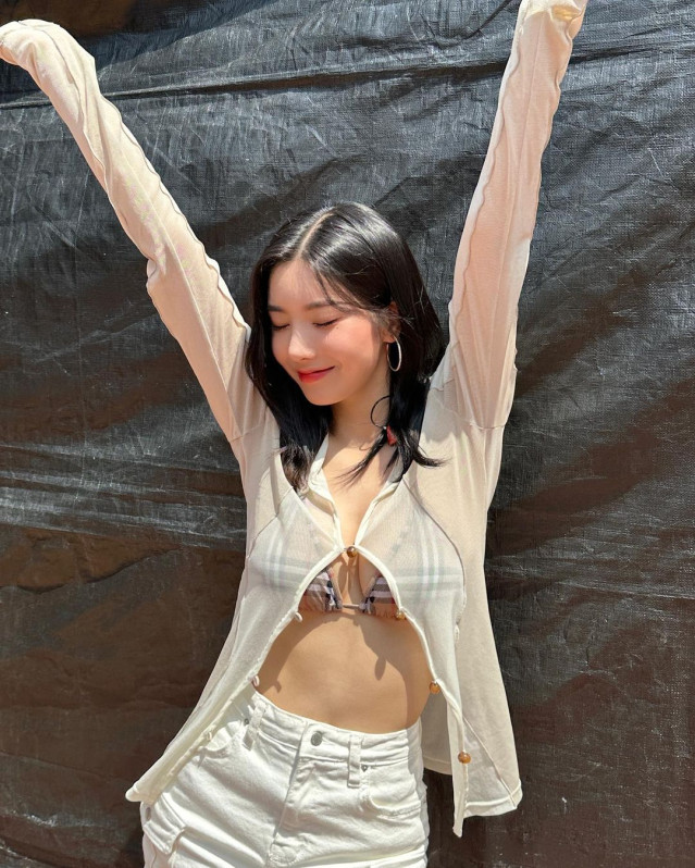 ㅎㅂ 권은비 가슴 셀카