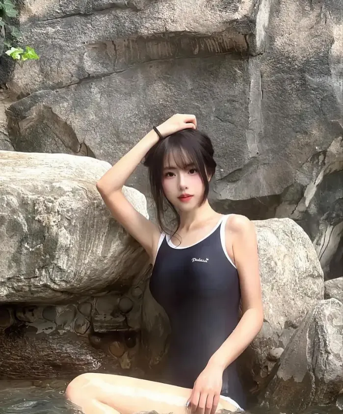 차분한 수영선수 스타일 원피스 수영복