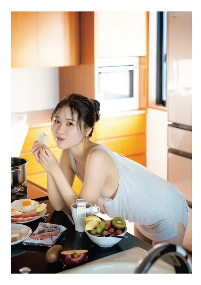 나카니시 치요리 中西智代梨, 1집 사진집 「치요리 비요리」 Set.01