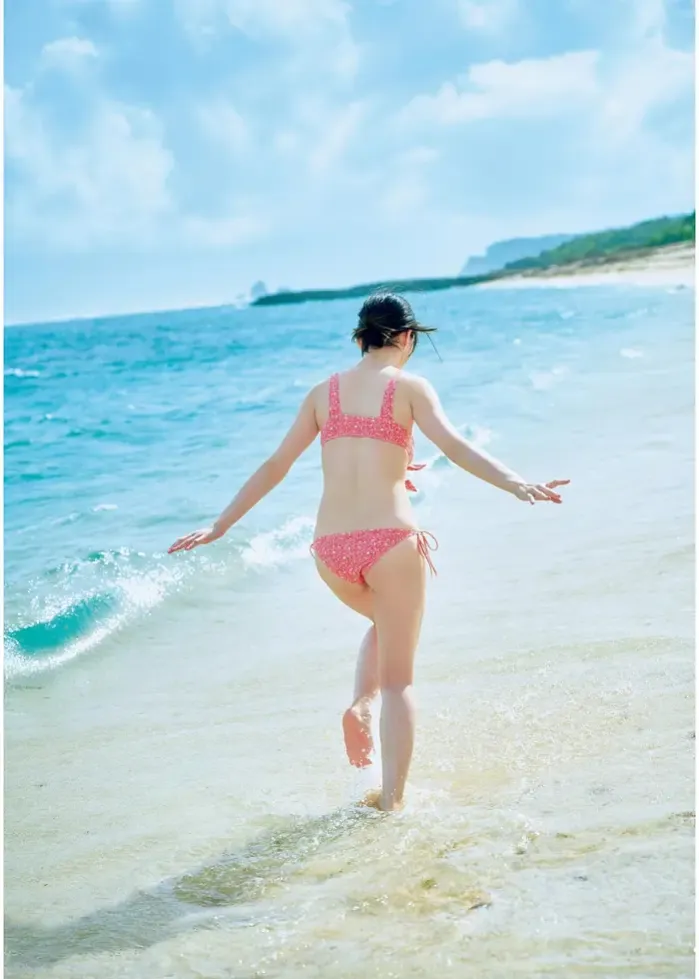 세토 칸나, 1st 사진집 「Emerald」 Set.04