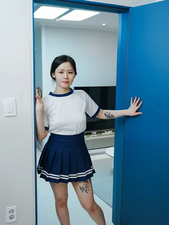 Choi Ri 최리, Photobook Vol.01 「Bloomers」 Set.01