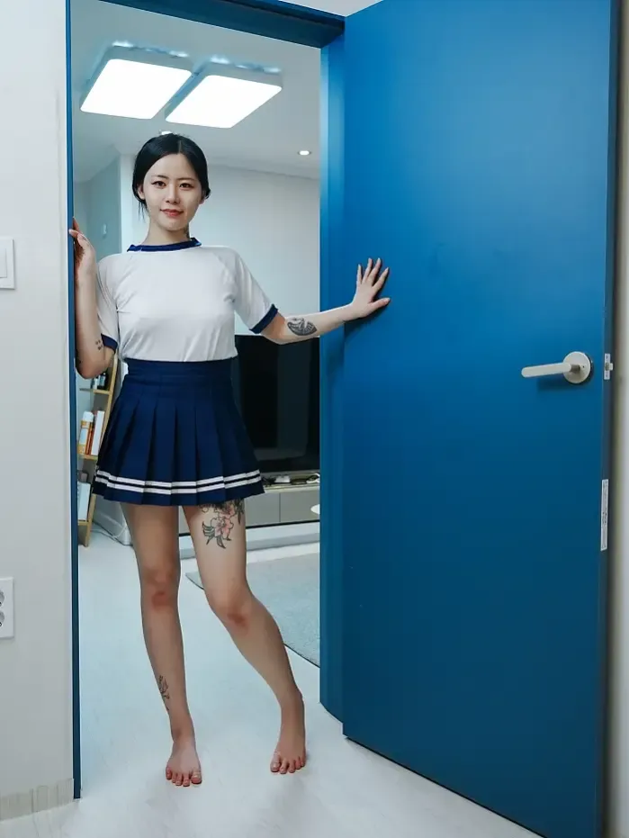 Choi Ri 최리, Photobook Vol.01 「Bloomers」 Set.01