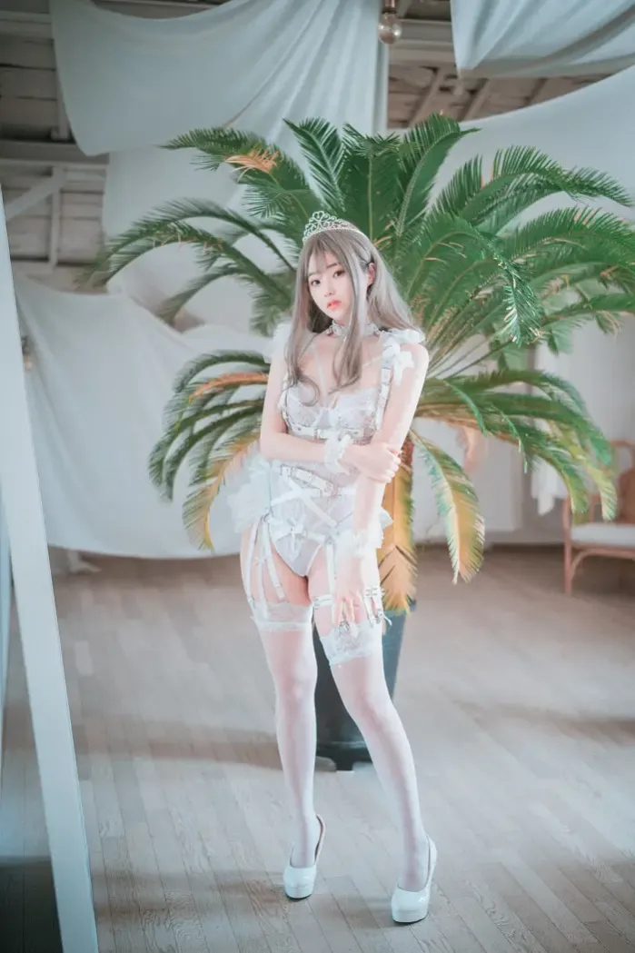 Bambi 밤비, DJAWA ‘Reine de Blanc’ 2