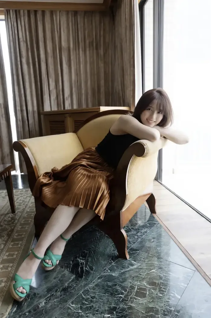 Nana Owada 오와다 나나, FRIDAY 디지털 사진집 [스위트룸에서 단둘이] Set.01