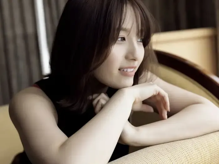 Nana Owada 오와다 나나, FRIDAY 디지털 사진집 [스위트룸에서 단둘이] Set.01