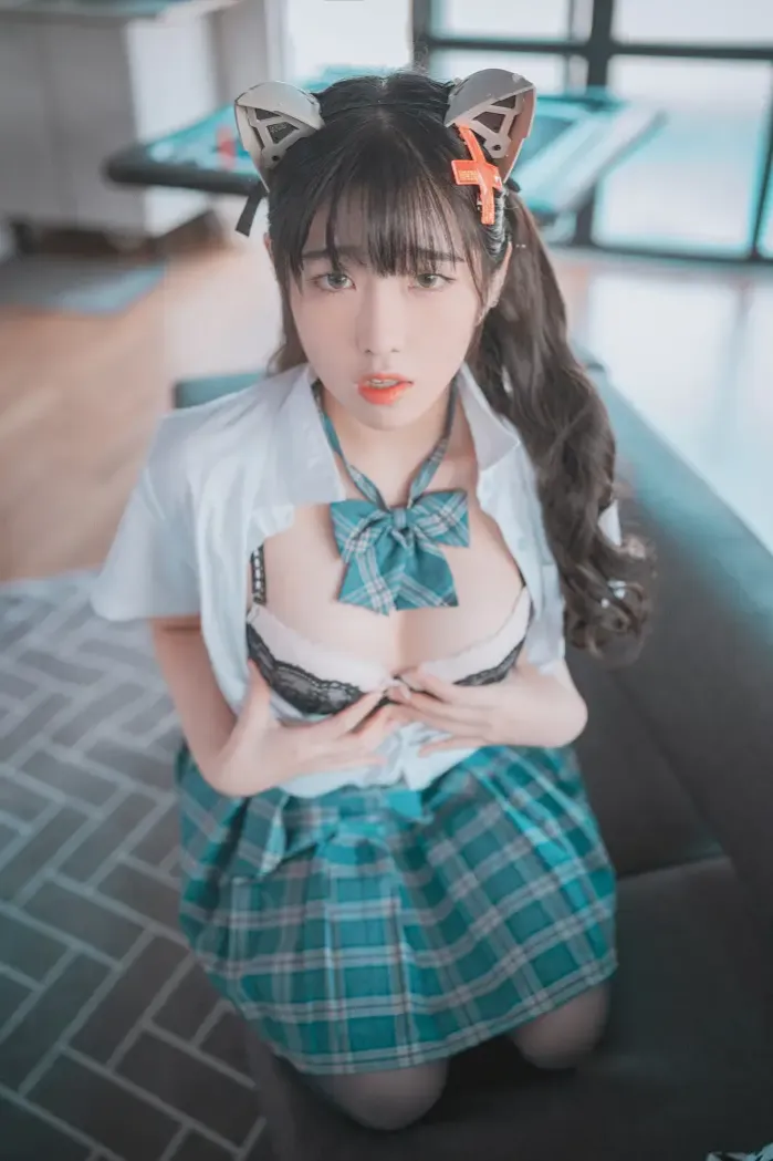 Sonson 손손, DJAWA ‘Plug Me In’ Set.01