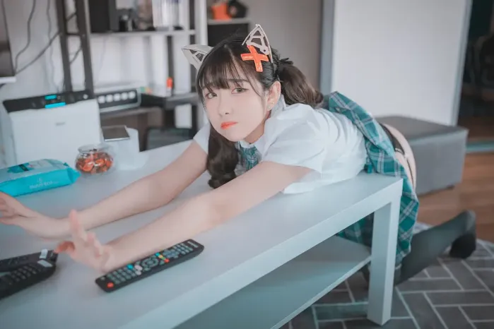 Sonson 손손, DJAWA ‘Plug Me In’ Set.01