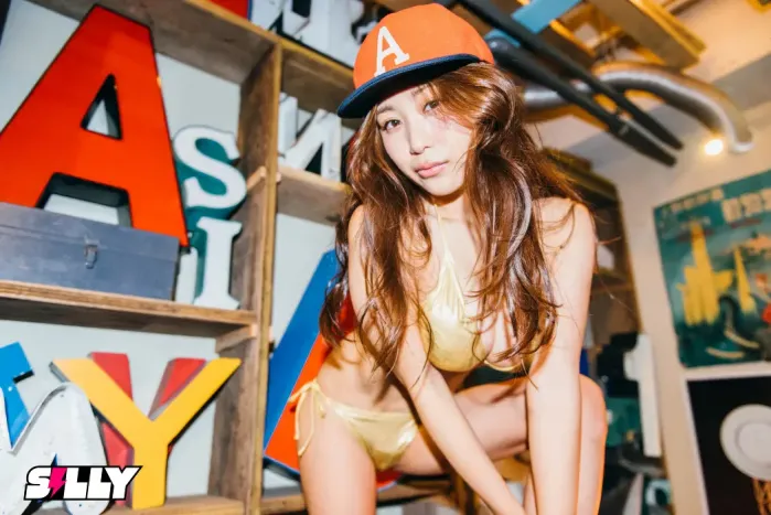 니시다 마이 西田麻衣, SILLY 매거진