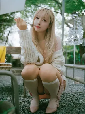 사장님네 아이돌 미모급의 모델 누나