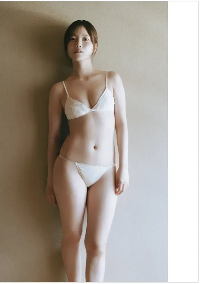 히메카 아라야 주간 플레이보이 2025년 42-43호