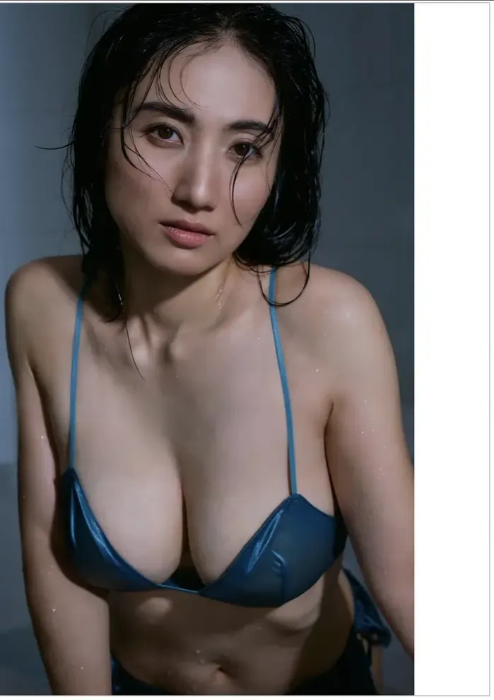 사아야, Weekly Playboy 2025 No.42-43