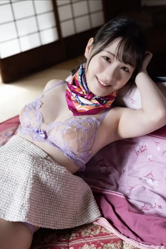 무라카미 유카 사진집 버스 가이드 누드 여행으로