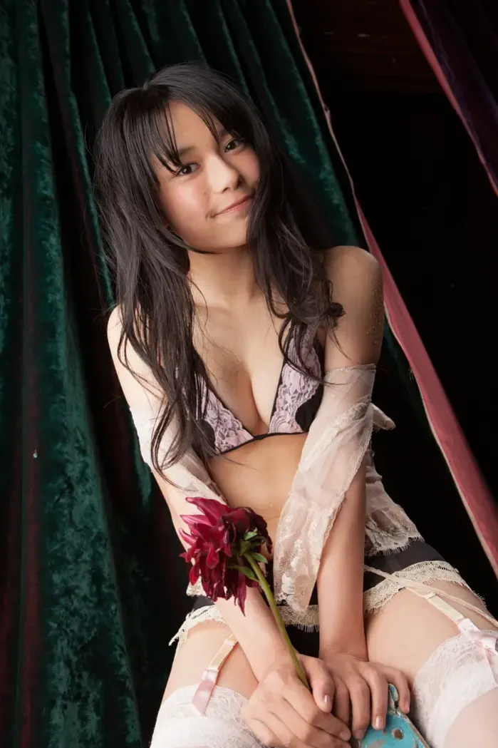 야마나카 토모에 Tomoe Yamanaka