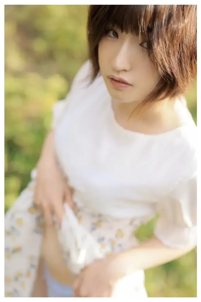 히메노 란, 누드 사진집 「털털이 벚꽃처럼」 Set.02